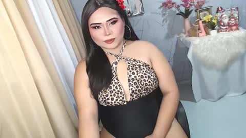 Lovely Dale online show from 12-22-25, 02:41