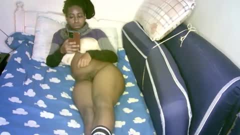 lovely_ebonies2 online show from 03-21-26, 04:50