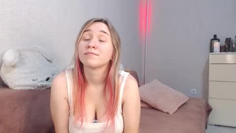 Lovely Hayley online show from 11-02-25, 09:17