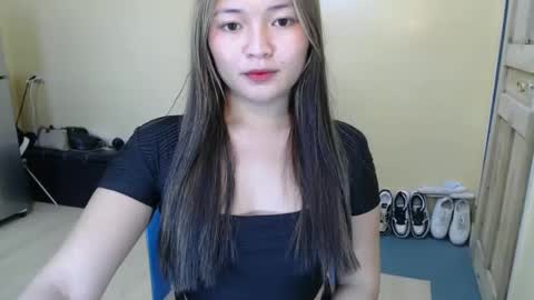 Lovely Laura online show from 01-25-25, 02:04