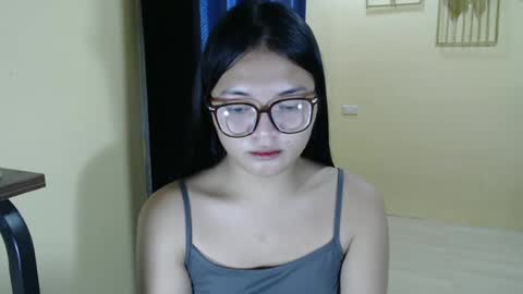 Lovely Laura online show from 03-12-25, 01:47