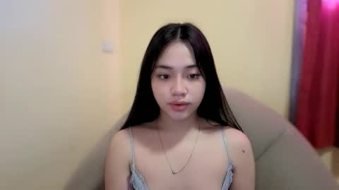 Snapshot of lovely_leah23 chatting on 09-18-25, 07:43 lovely_leah23 online show from 09-18-25, 07:43