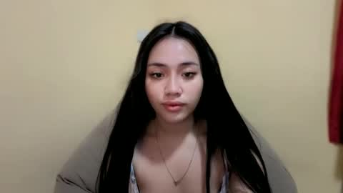 Snapshot of lovely_leah23 chatting on 09-21-25, 08:49 lovely_leah23 online show from 09-21-25, 08:49