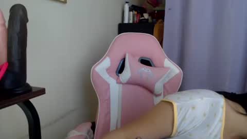 lovely_leah23 online show from 11-29-25, 03:42