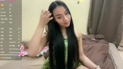 Snapshot of lovely_leah23 chatting on 05-07-26, 05:18 lovely_leah23 online show from 05-07-26, 05:18