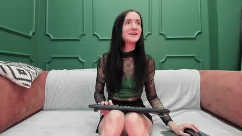 Snapshot of lovely_lo chatting on 05-27-26, 01:41 lovely_lo online show from 05-27-26, 01:41