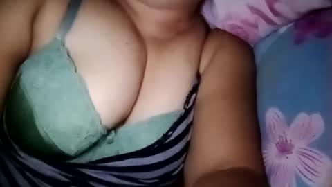 Snapshot of lovely_orchid chatting on 01-05-25, 09:26 lovely_orchid online show from 01-05-25, 09:26