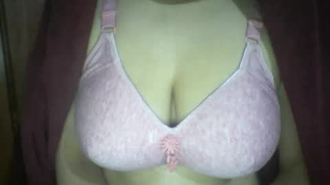 Snapshot of lovely_sweet_girl chatting on 12-30-24, 10:45 katrina follow me guys online show from 12-30-24, 10:45