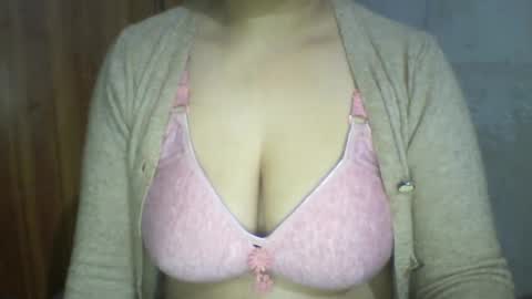 Snapshot of lovely_sweet_girl chatting on 01-05-25, 07:28 katrina follow me guys online show from 01-05-25, 07:28