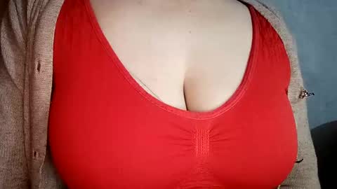 Snapshot of lovely_sweet_girl chatting on 02-02-25, 02:48 katrina follow me guys online show from 02-02-25, 02:48