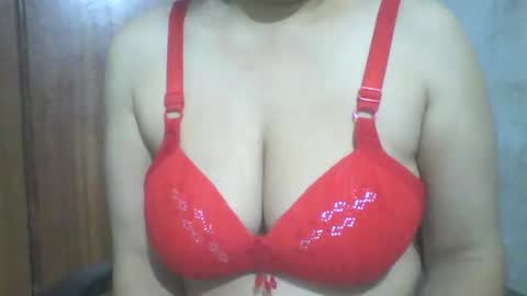 Snapshot of lovely_sweet_girl chatting on 10-15-25, 09:15 katrina follow me guys online show from 10-15-25, 09:15