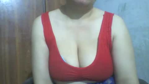 Snapshot of lovely_sweet_girl chatting on 10-17-25, 02:37 katrina follow me guys online show from 10-17-25, 02:37