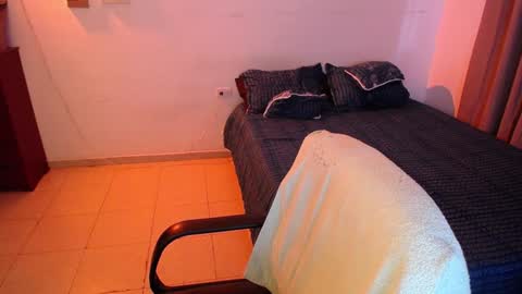 lovely   online show from 01-18-25, 10:17