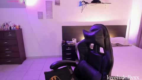 Snapshot of lovelydollyxx_ chatting on 05-11-26, 12:22 lovely online show from 05-11-26, 12:22