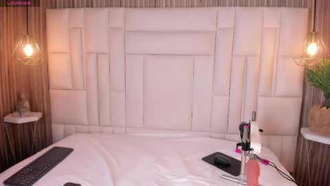 Lovely online show from 04-17-26, 05:05