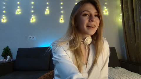 Snapshot of lovelykatea chatting on 01-01-25, 11:16 Kate only online show from 01-01-25, 11:16