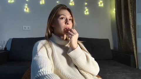 Snapshot of lovelykatea chatting on 01-09-25, 11:47 Kate only online show from 01-09-25, 11:47