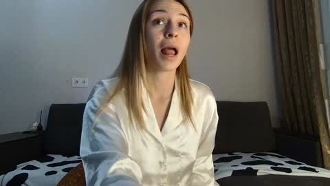 Snapshot of lovelykatea chatting on 01-18-25, 11:54 Kate only online show from 01-18-25, 11:54