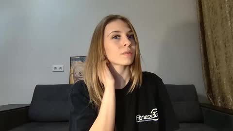 Snapshot of lovelykatea chatting on 02-14-25, 12:57 Kate only online show from 02-14-25, 12:57