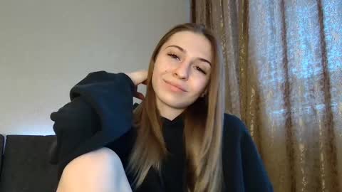 Snapshot of lovelykatea chatting on 02-24-25, 12:05 Kate only online show from 02-24-25, 12:05