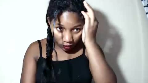 lovelylarra online show from 06-09-26, 07:36