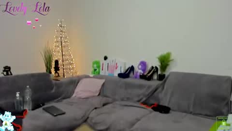 Snapshot of lovelylola_fr chatting on 12-16-24, 12:04 Lola online show from 12-16-24, 12:04