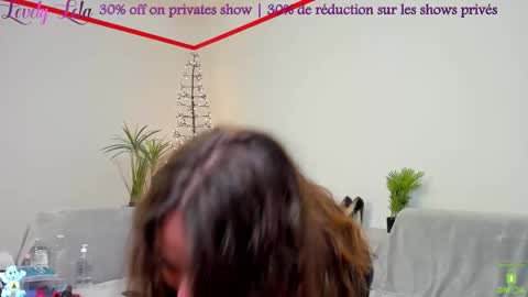 Snapshot of lovelylola_fr chatting on 12-13-25, 09:09 Lola online show from 12-13-25, 09:09