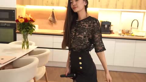 kim online show from 10-21-25, 03:46