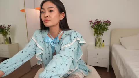 kim online show from 11-18-25, 04:11