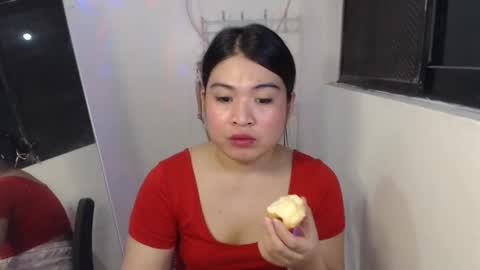 Snapshot of lovelyrhean chatting on 05-12-26, 07:27 Rhean online show from 05-12-26, 07:27