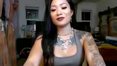 Snapshot of lovelyxmacii chatting on 10-14-25, 02:23 lovelyxmacii online show from 10-14-25, 02:23