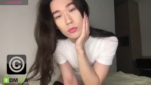 Snapshot of lovememore000 chatting on 01-19-25, 04:25 Mikie online show from 01-19-25, 04:25