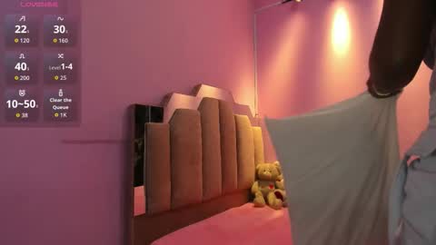 L O V E  online show from 12-22-25, 12:13