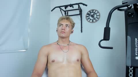 Snapshot of lover_fitnessboy chatting on 02-06-25, 07:18 kevin online show from 02-06-25, 07:18