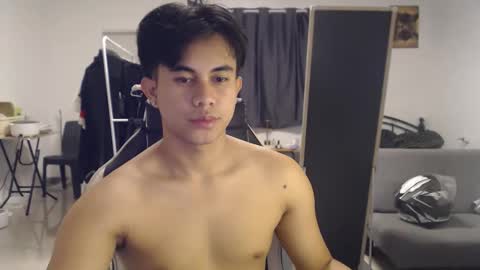 Snapshot of loverboyph04 chatting on 09-22-25, 06:15 loverboyph04 online show from 09-22-25, 06:15