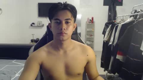 Snapshot of loverboyph04 chatting on 10-17-25, 09:12 loverboyph04 online show from 10-17-25, 09:12