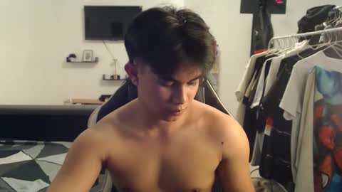 Snapshot of loverboyph04 chatting on 10-18-25, 08:59 loverboyph04 online show from 10-18-25, 08:59