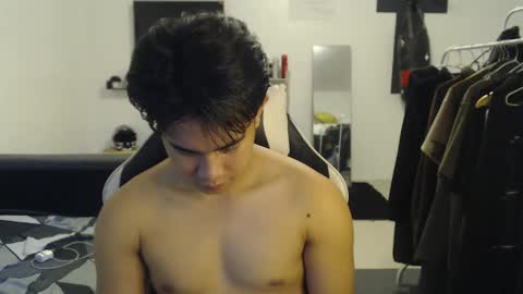 Snapshot of loverboyph04 chatting on 11-27-25, 01:51 loverboyph04 online show from 11-27-25, 01:51