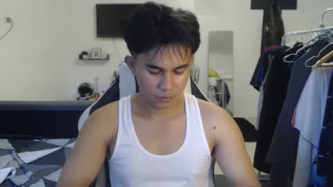 Snapshot of loverboyph04 chatting on 12-03-25, 01:35 loverboyph04 online show from 12-03-25, 01:35