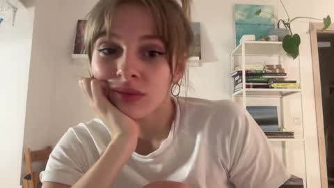 lovesstation online show from 02-03-25, 11:36