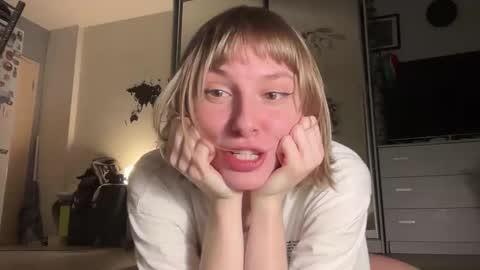 lovesstation online show from 02-09-26, 04:00