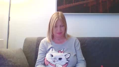 Marlyn online show from 12-04-24, 02:59