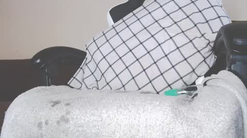 lovetobeused online show from 09-30-25, 06:35