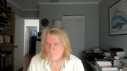 Snapshot of lovestylistwomen chatting on 10-01-25, 11:16 Michael online show from 10-01-25, 11:16