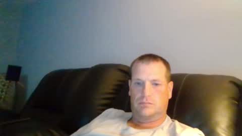 Snapshot of lovetocum37 chatting on 09-15-25, 01:38 lovetocum37 online show from 09-15-25, 01:38