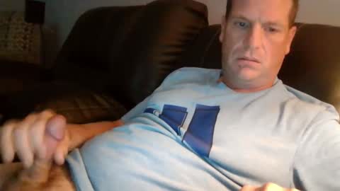 Snapshot of lovetocum37 chatting on 09-17-25, 04:19 lovetocum37 online show from 09-17-25, 04:19