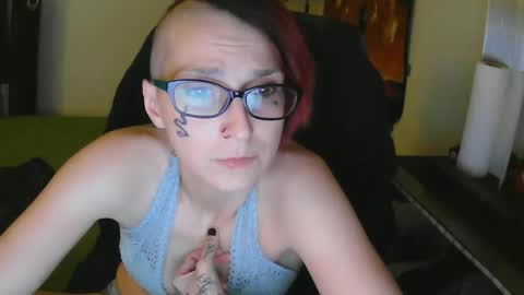 Snapshot of lovewolf444 chatting on 04-04-26, 01:04 Lovewolf444 online show from 04-04-26, 01:04