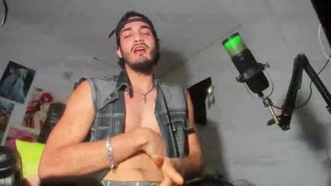 lovexjuxn77 online show from 11-22-25, 04:06