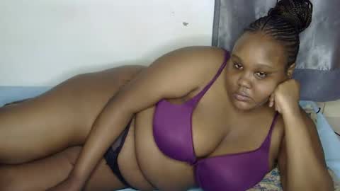 Snapshot of loveytiana chatting on 06-03-26, 06:16 loveytiana online show from 06-03-26, 06:16