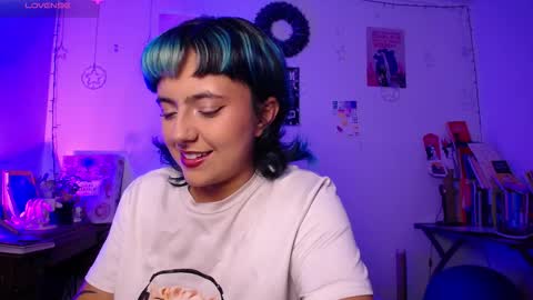 Snapshot of loving_alma chatting on 01-10-26, 01:40 loving_alma online show from 01-10-26, 01:40